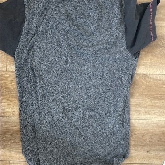 Gray Graphic Tee by Red Jacket Raptors - Picture 7 of 9